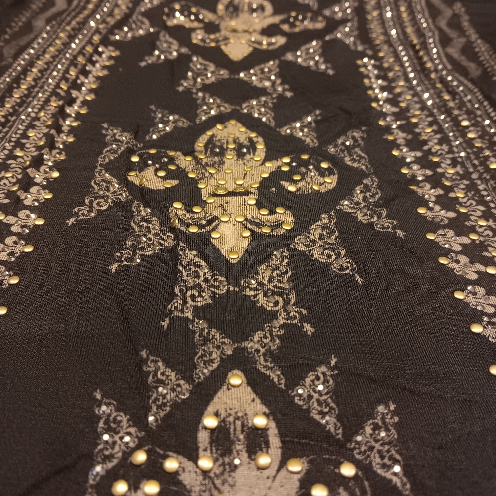 New! Vocal Black Graphic Embellished Cold Shoulder Top with Lace Detail - Picture 6 of 10